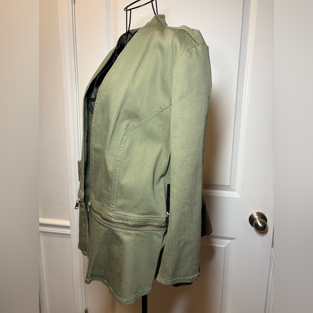 New Directions NWT Utility Jacket in Olive with Zipper Accents‎